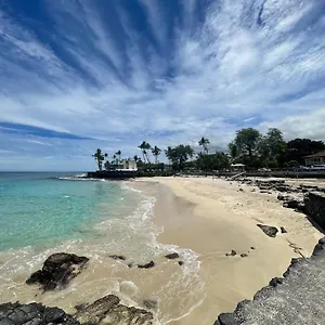 https://holualoa-gardens-one-bedroom-unit-on-popular-alii-drive.hotelsinhawaii.org